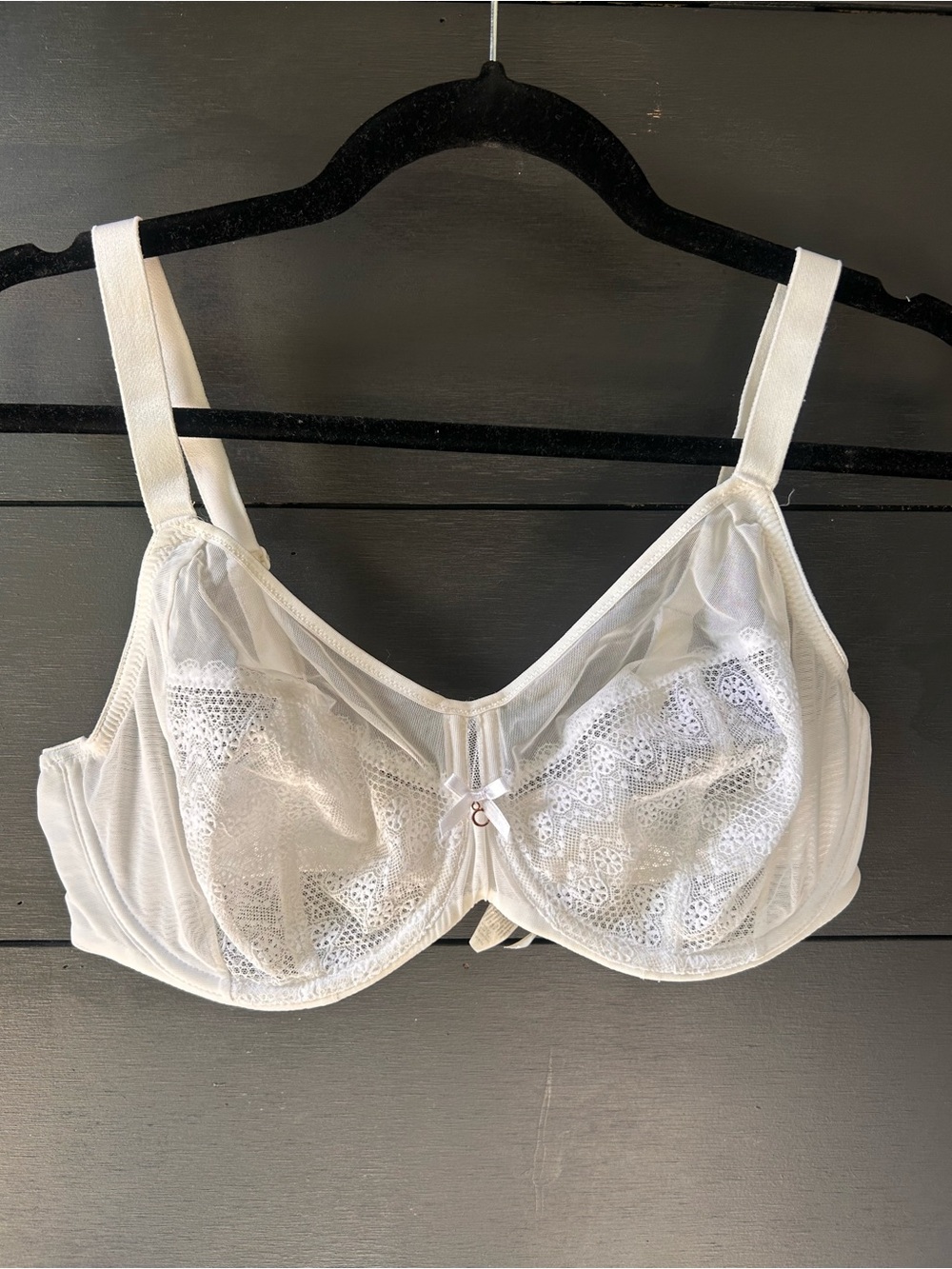 Chantelle White Lace Underwire Bra with Sheer Accents